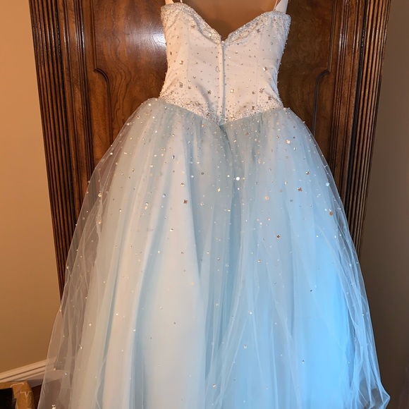 Mori Lee Gown (prom, sweet 16) - Picture 4 of 13